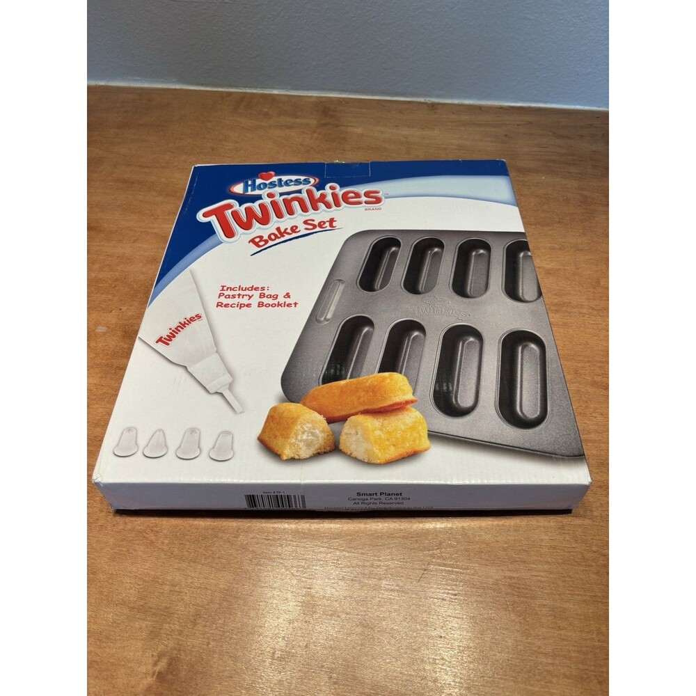 Hostess Twinkies Bake Set Includes Pastry Bag & Recipe Booklet NEW